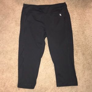 Workout/yoga calf length leggings